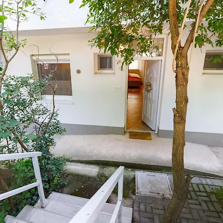 아파트 Lily By Interhome 블로톤퓌레드