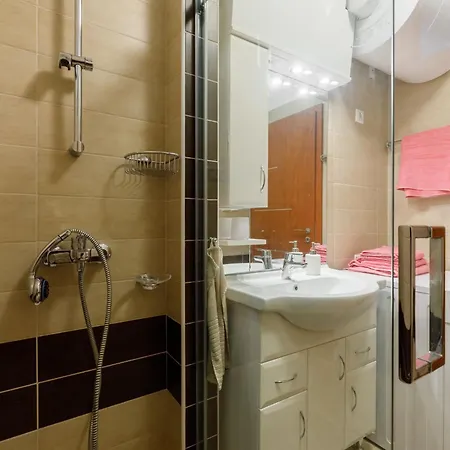 Lily By Interhome 블로톤퓌레드